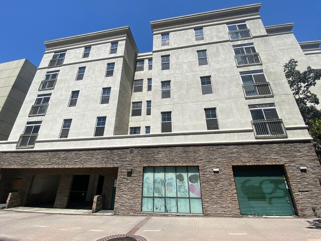 Photo - 400 W 9th St Unit #400