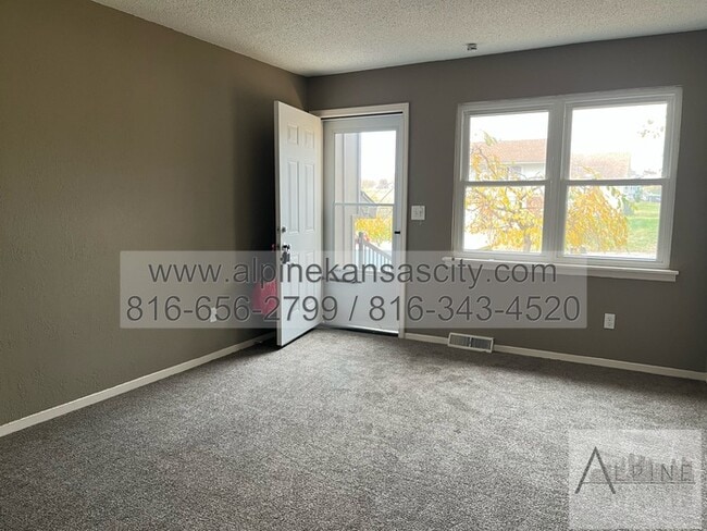 Photo - Updated Independence Duplex, Fort Osage SD