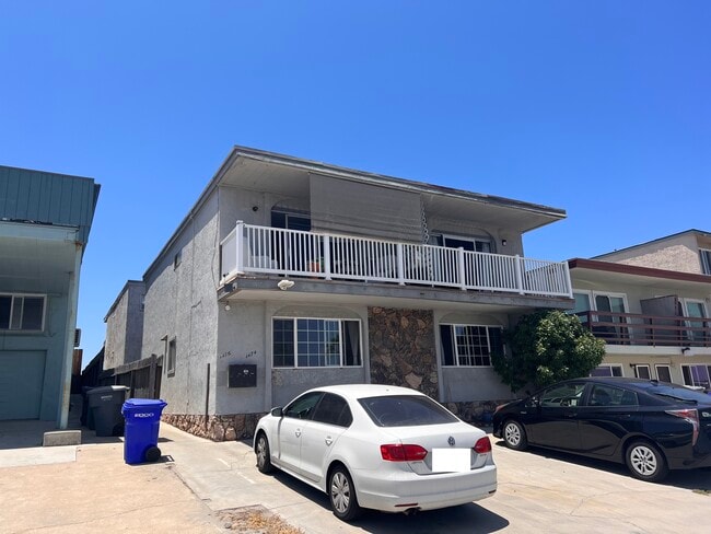 Building Photo - 1476 Seacoast Dr Unit A