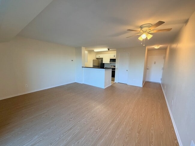 Photo - 75 S Reynolds St Unit 418