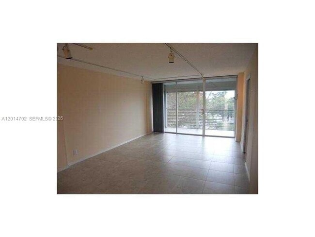 Photo - 115 Royal Pk Dr Unit 4B
