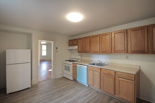 Photo - 429 Kelly Ave Unit 1