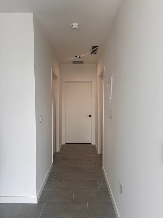 Photo - 3026 NW 1st Ave Unidad 1101