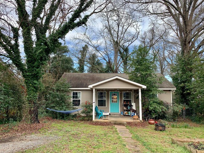 Photo - Normaltown Area Home! Available August 2026