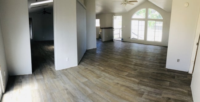 Photo - 3/2 Home- 1,700 sq.' w/ Expansive Open Floor Concept