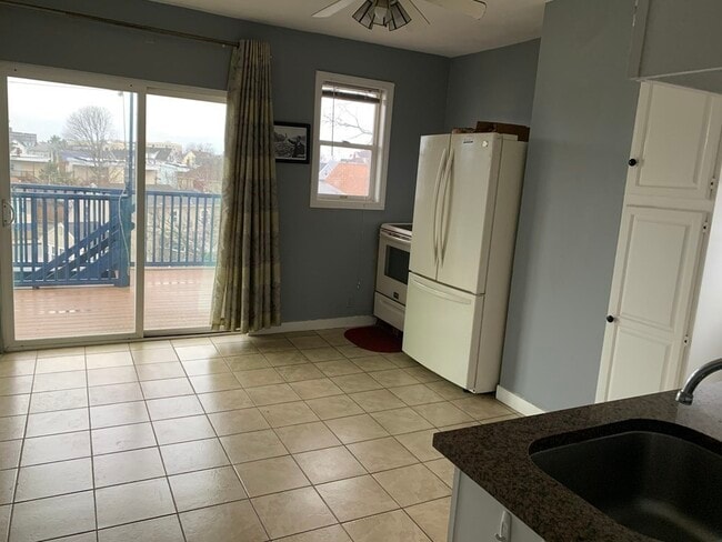 Photo - 118 Sumner St Unit 3