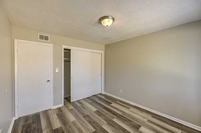 Photo - Admiral Imperial Apartments