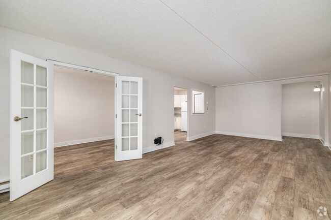 2BR, 2BA - 1,110SF - Living Room