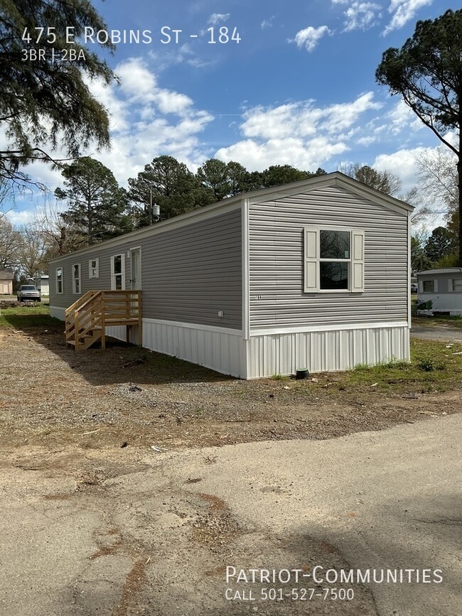 Photo - 475 E Robins St