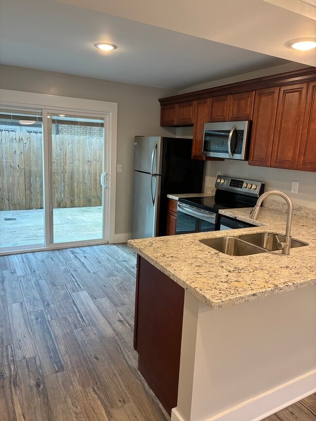 Photo - Beautiful 2/1.5 townhouse