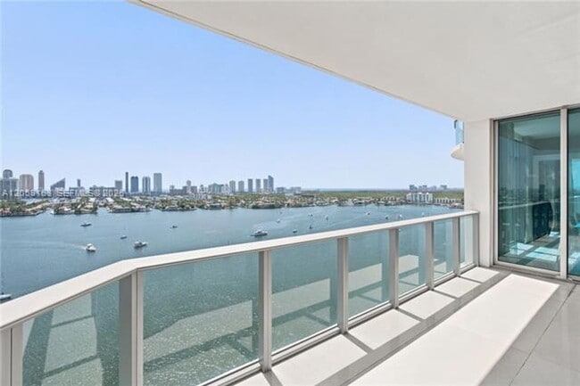 Photo - 17301 Biscayne Blvd