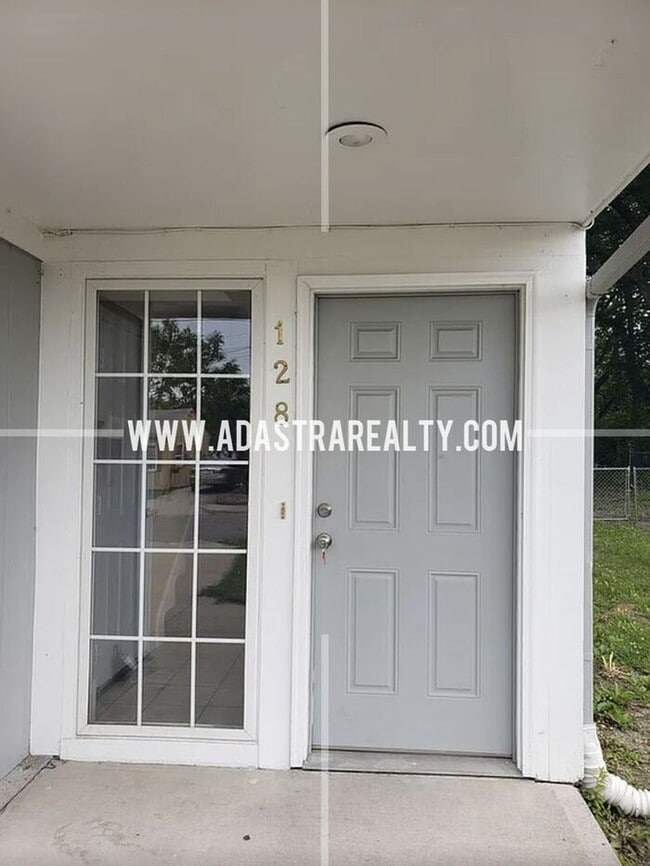 Photo - Spacious Duplex in the Heart of Olathe-Ava...