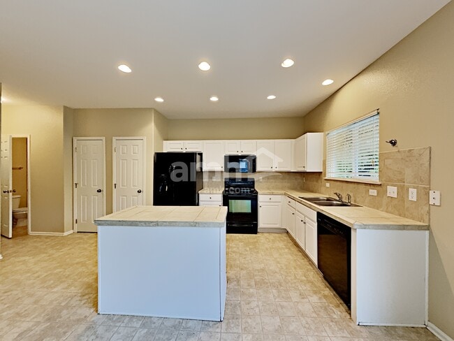 Photo - 13954 Ivy St