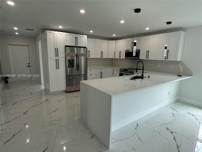 Photo - 1125 Milwaukee Blvd