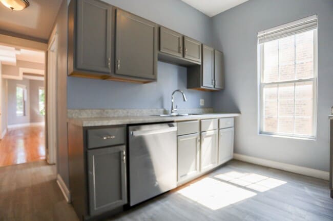 Photo - 3525 W Dickens Ave Unit 2