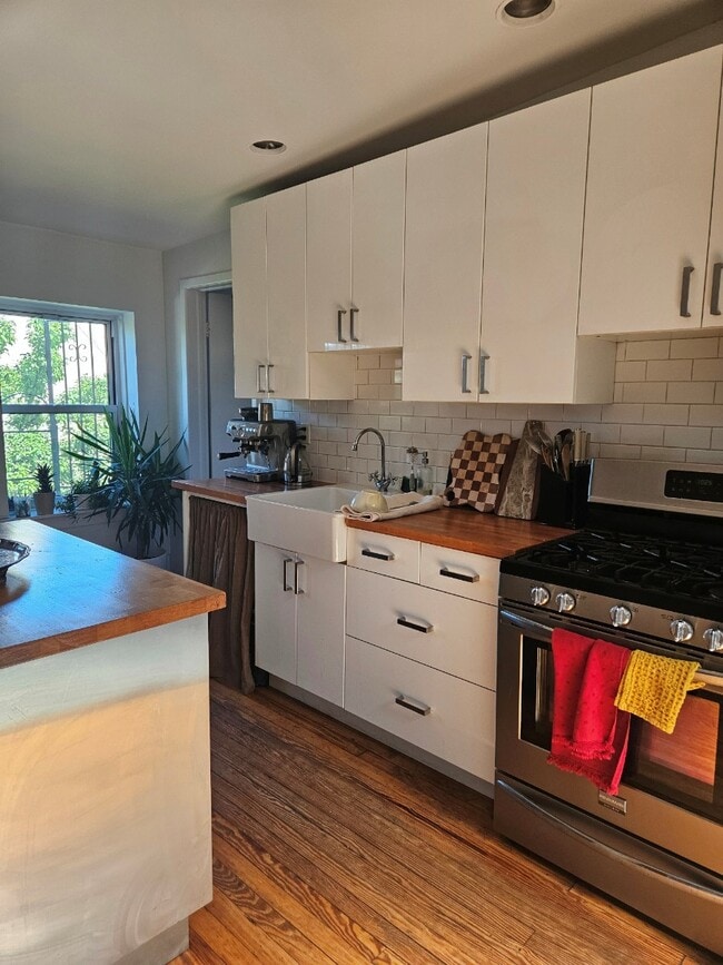 Photo - Welcome to Carroll Gardens!