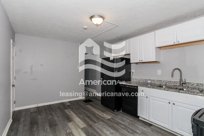 Photo - 106 E 24th St