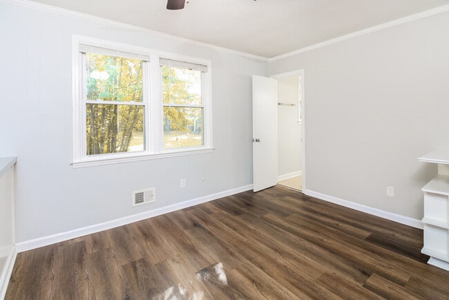 Photo - 142 Dickert Dr