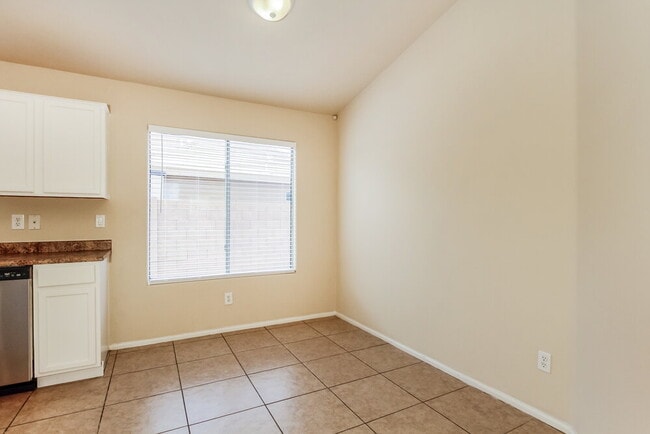 Photo - 11026 W Wilshire Dr