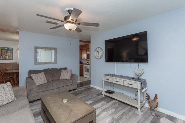 Photo - 313 Robins Dr