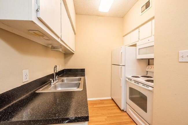 Building Photo - 2818 Nueces St Unit 311 Rental