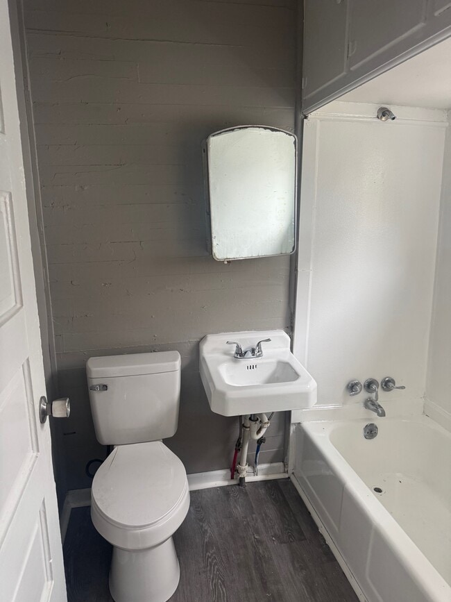 Photo - 2827 Gurnee Ave