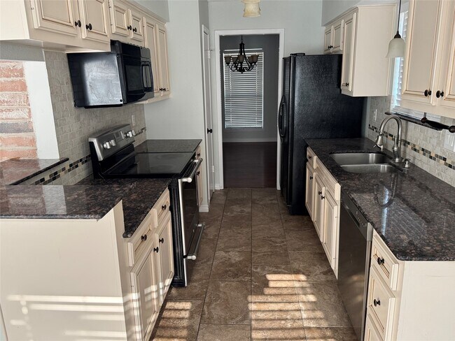 Photo - 18515 Sweetmeadow Dr