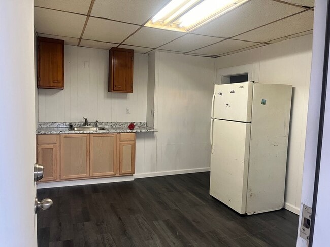 Building Photo - Apartment for Rent Unit Apt #6