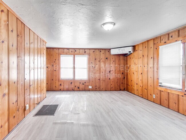 Photo - 912 NW 98th St Unit Garage Apt.