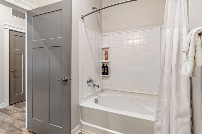 Photo - 530 Massachusetts Ave Unidad ID1074011P