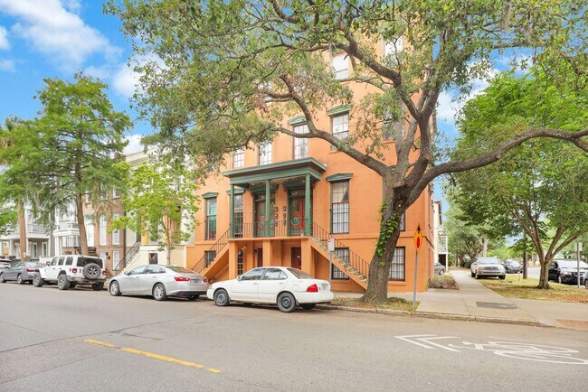 703 Barnard St