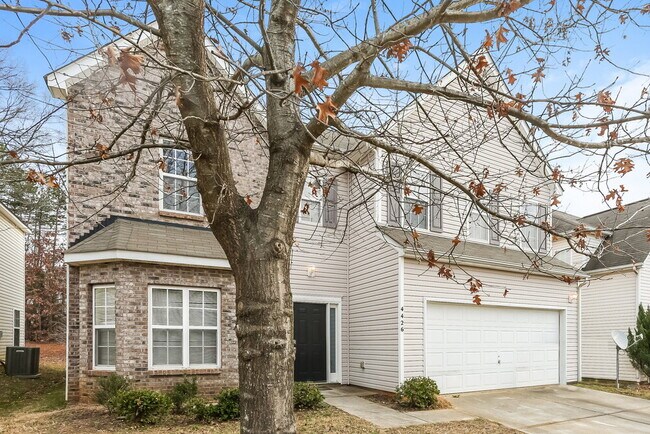 Photo - 4426 Oakburn Drive