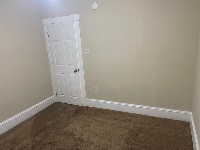 Photo - 684 Bennett St Unit 2