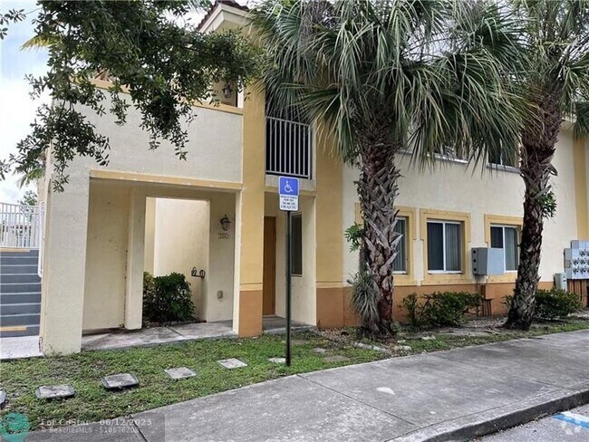 Building Photo - 6255 SW 47th Manor Unit 104 Rental