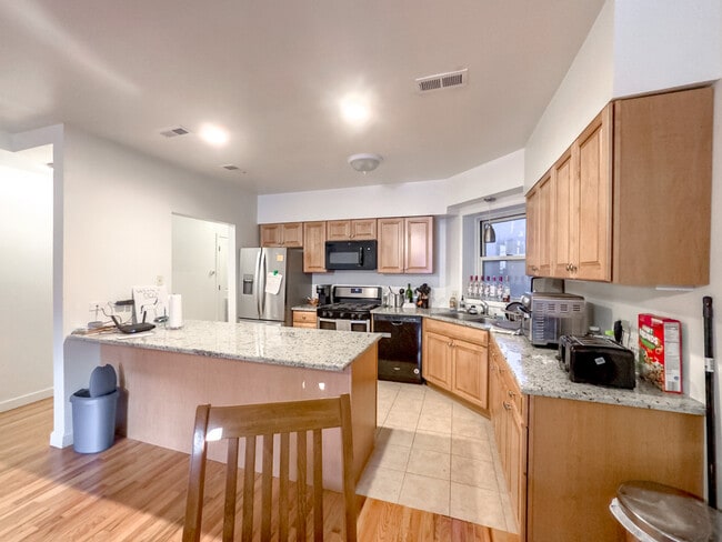 Photo - 6711 N Sheridan Rd Unit H04F