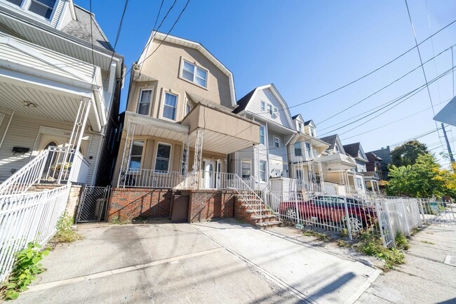 Photo - 126 Arlington Ave Apartment Unit 1