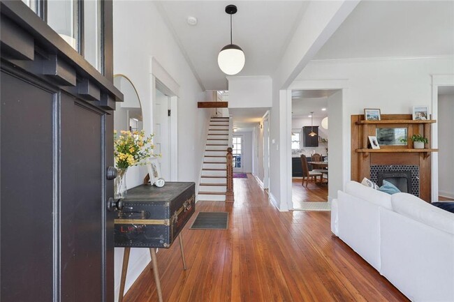 Photo - 1212 Merlin Ave SE