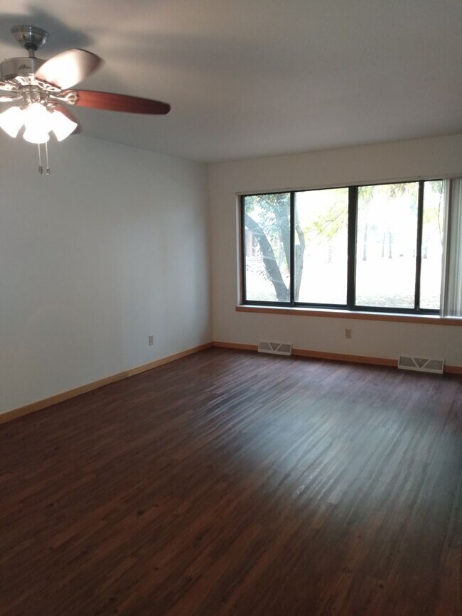Photo - 2626 S Stoughton Rd Unit 2626