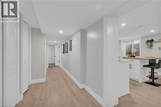 Photo - 220 Bruce St