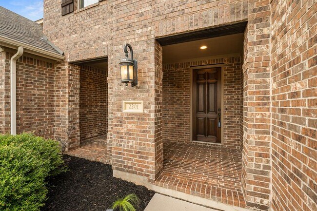 2201 Quarry Loop