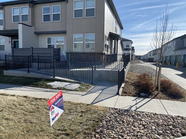 Wonderful Townhome in the Avion at Denver ... - Wonderful Townhome in the Avion at Denver ...