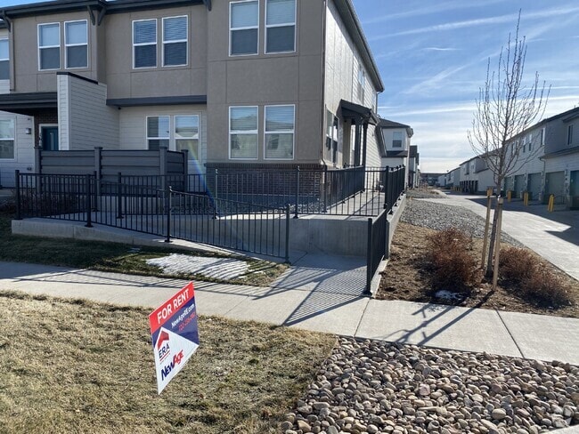 Building Photo - Wonderful Townhome in the Avion at Denver ...