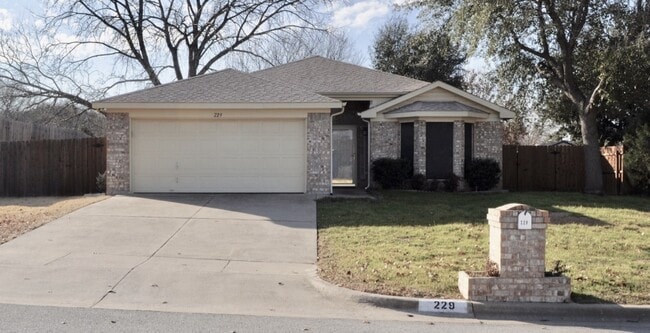 Building Photo - 229 Lancelot Dr