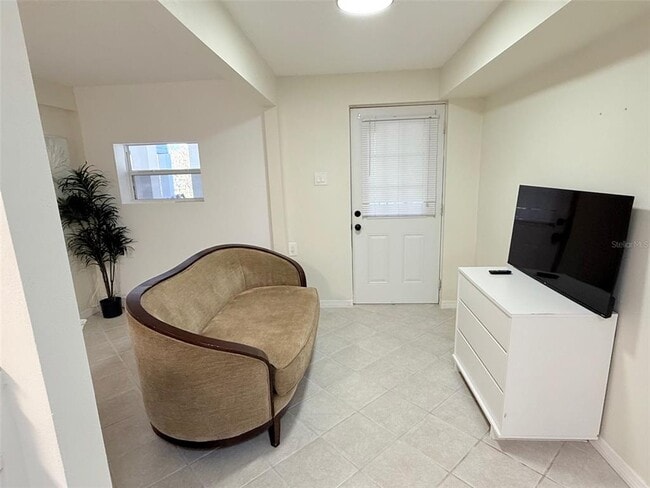 Photo - 707 40th St W Unidad B