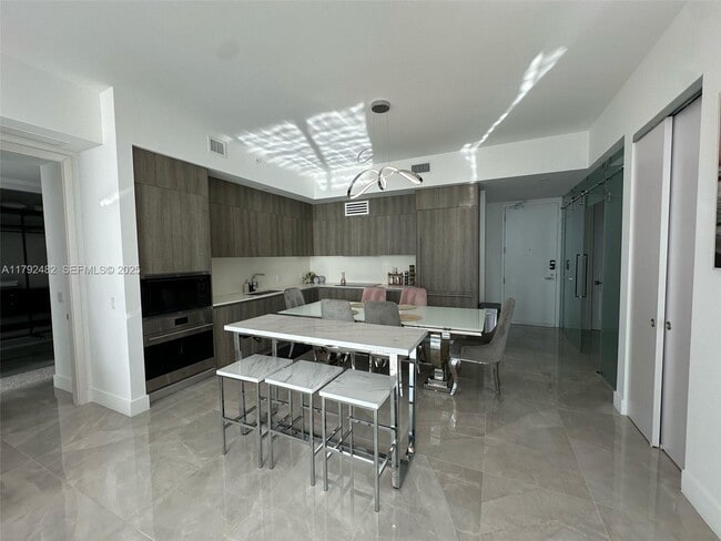 17550 Collins Ave Unit 902