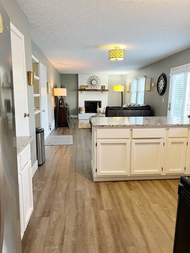 Photo - 6848 Fallen Timbers Dr