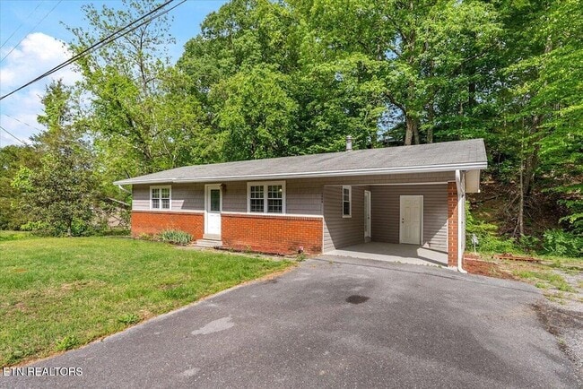 Photo - 1004 Murphy Rd