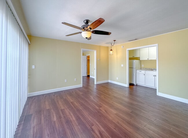 Photo - 2241 W Pensacola St Unidad 27