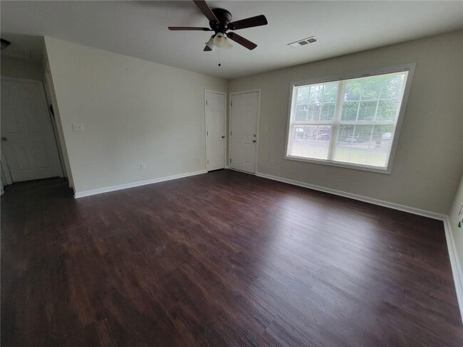 Building Photo - 9167 Bent Pine Ct NE