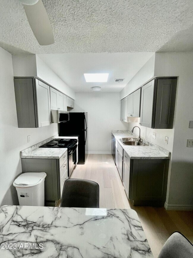 Photo - 9027 W Elm St